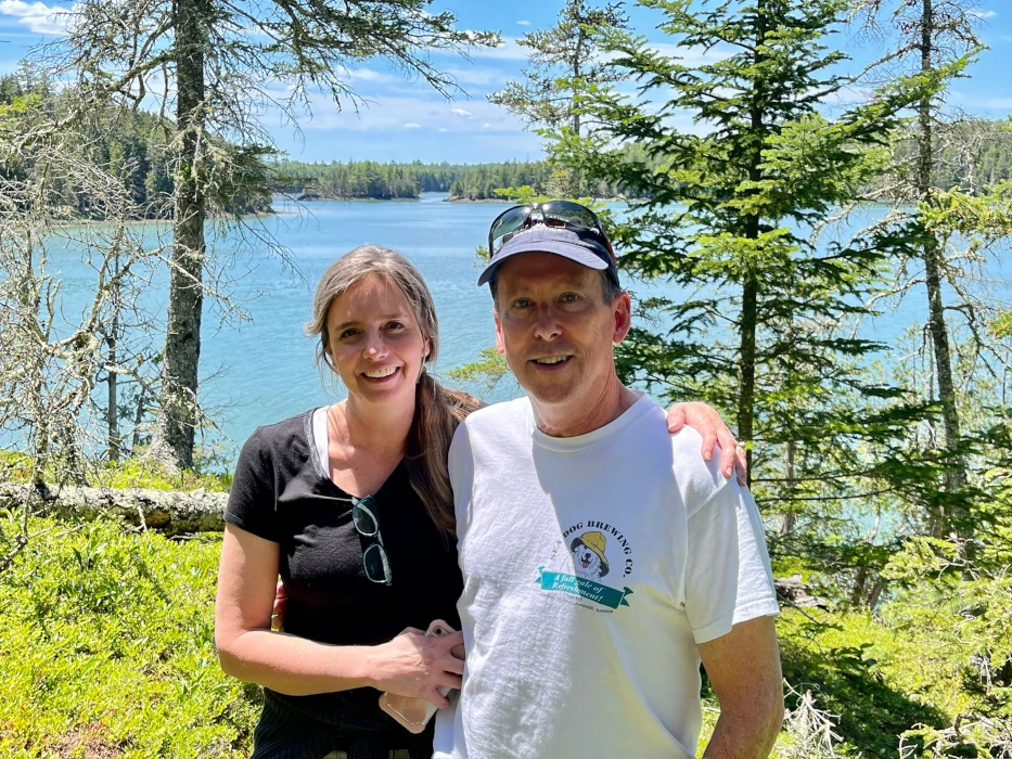 woman is working on the laptop