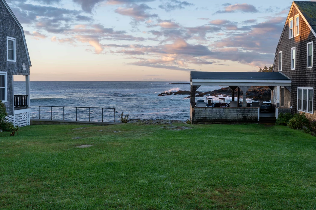 woman is working on the laptop