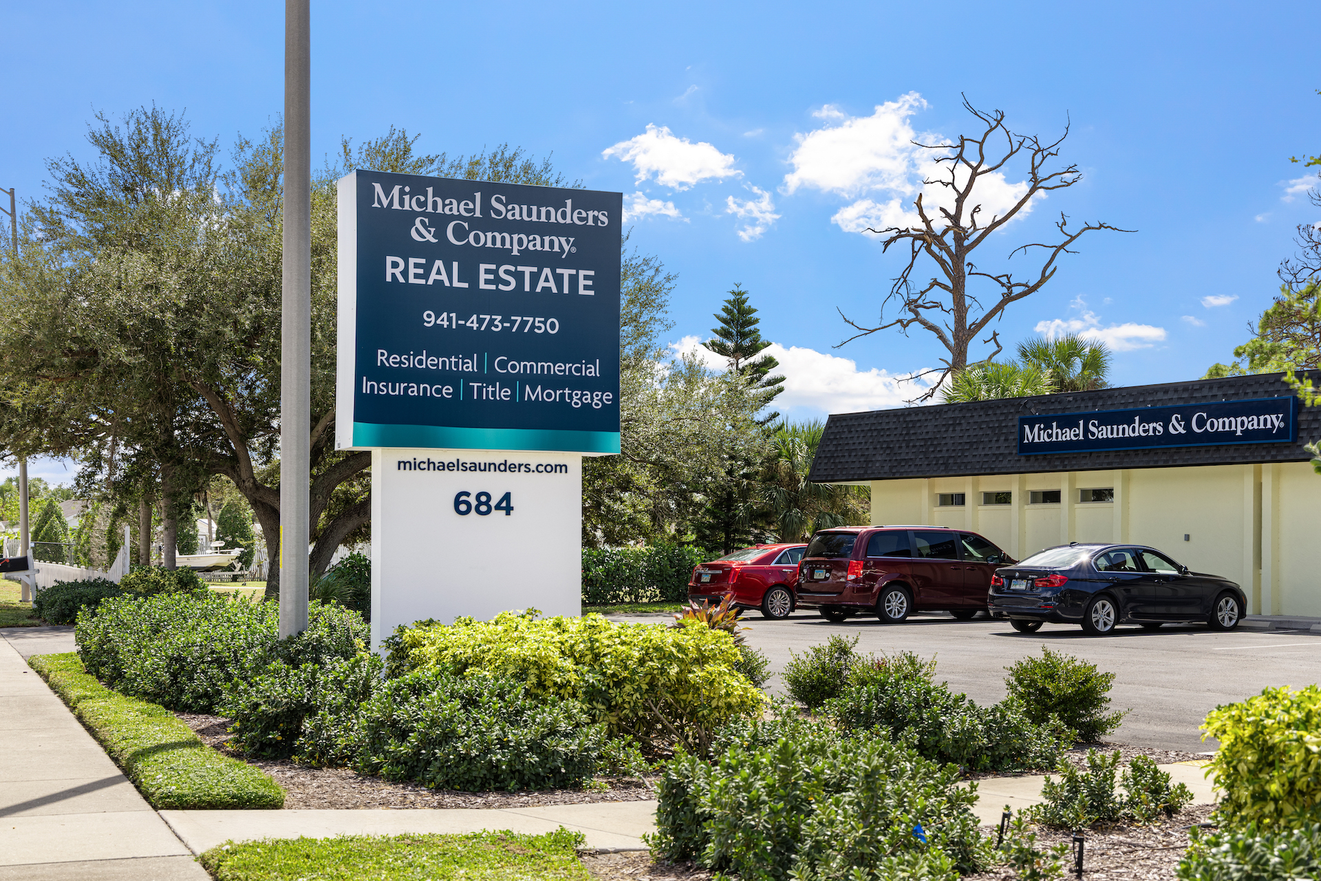 Michael Saunders Offise