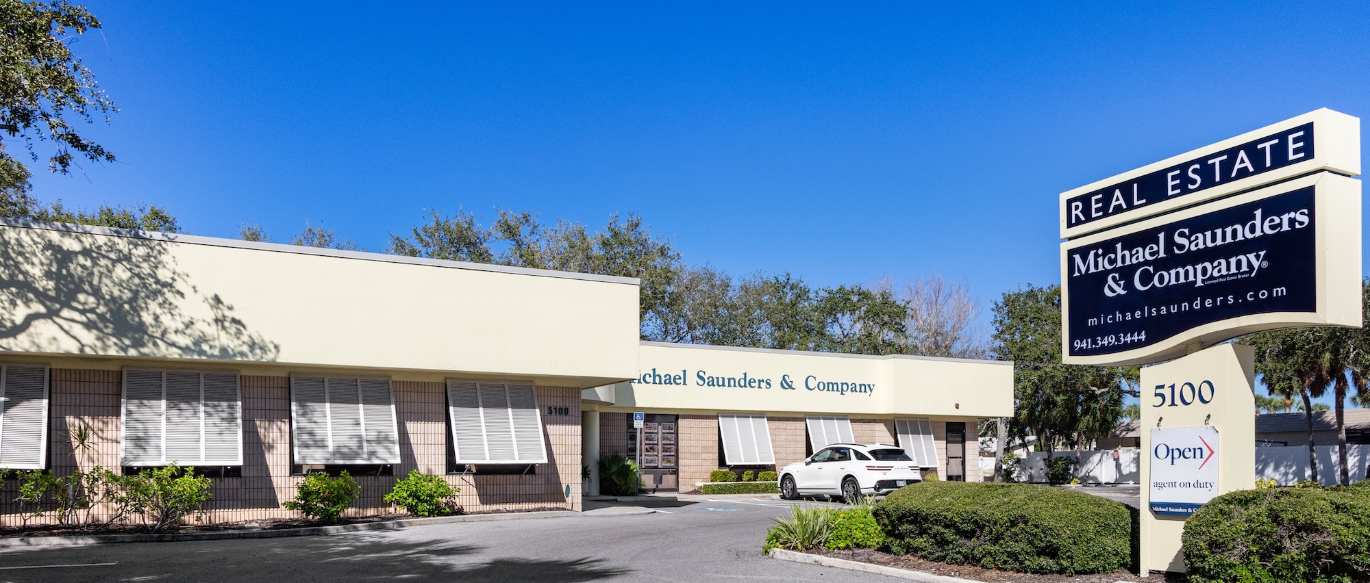 Michael Saunders Office