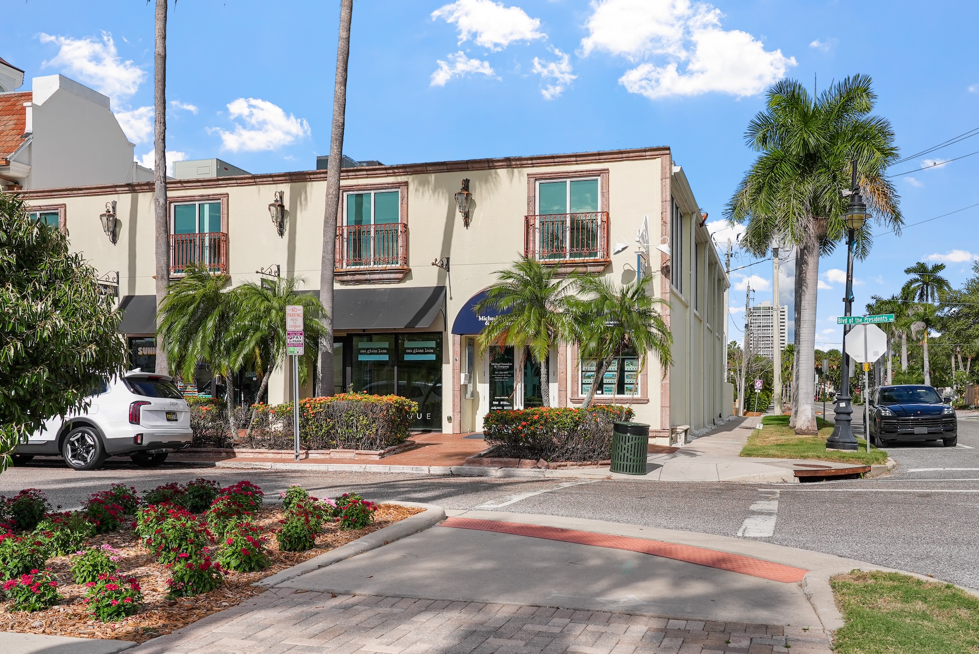 Michael Saunders Office