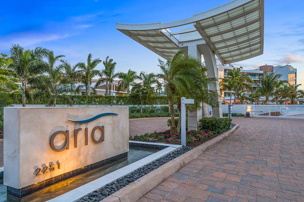 Longboat Key luxury real estate sales; condominium