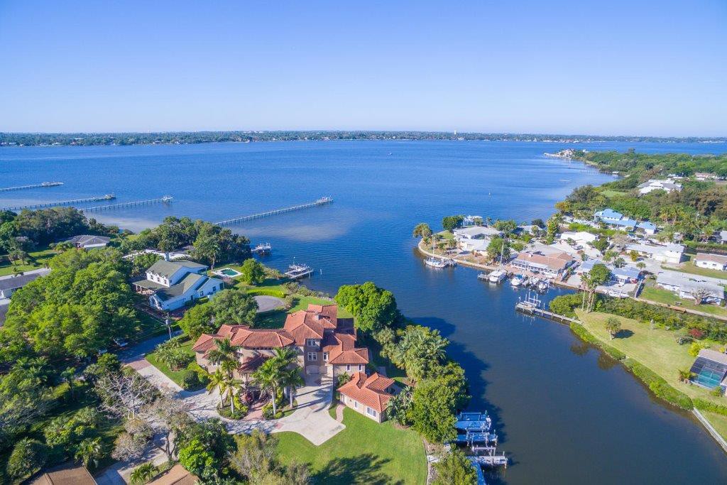 The view above 2310 8th Street West - a waterfront home for sale in Palmetto. 