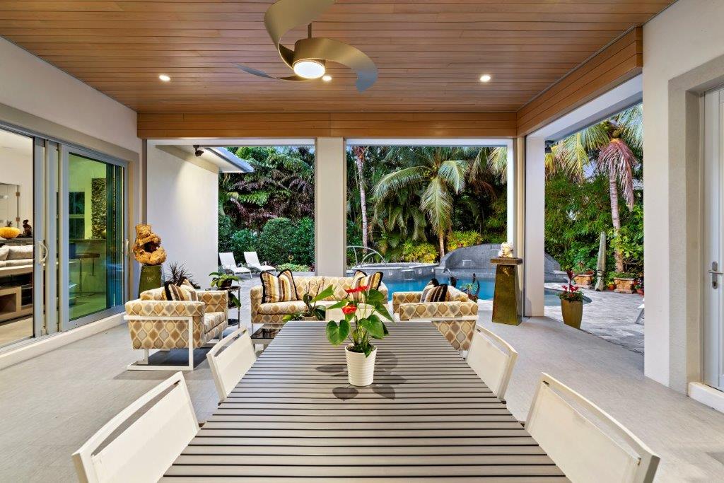 Florida outdoor home dining