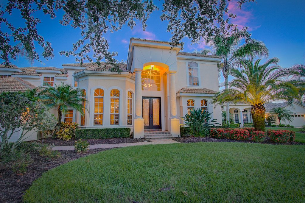 Lakewood Ranch is highly desirable for those who love the country club lifestyle. | 6638 The Masters Ave, Lakewood Ranch
