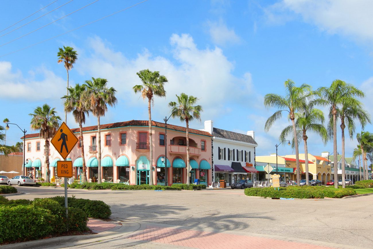 Stroll beautiful downtown Venice September 3rd and 4th for their 8th annual craft festival.