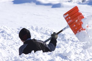 SnowShoveling_46473307
