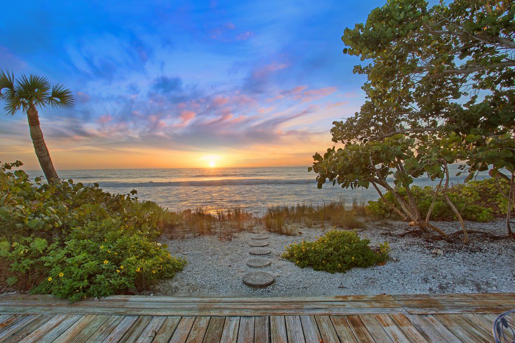 Follow these steps and begin searching for the beachfront cottage of your dreams. | 418 N Casey Key Rd.