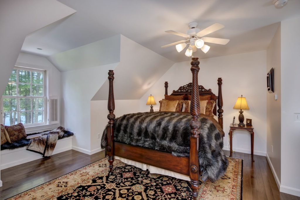 En-suite guest room
