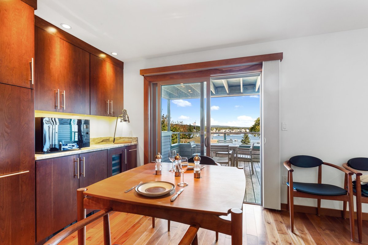 Western Way, kitchen