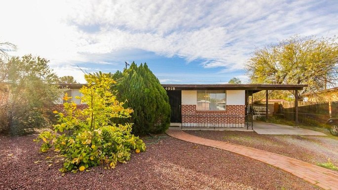 Three-bedroom ranch in Tucson