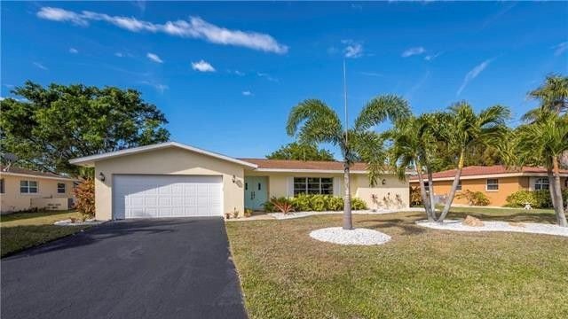Cape Coral three-bedroom home