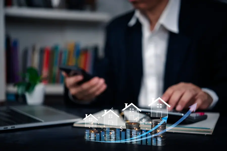 woman is working on the laptop