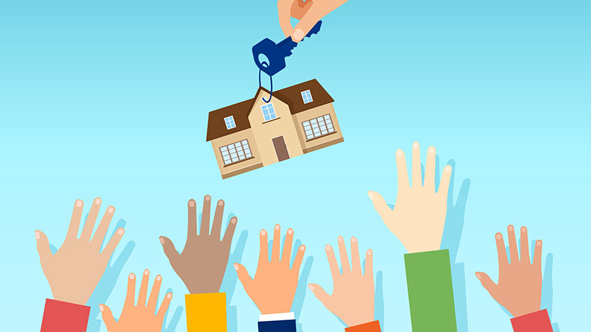 woman is working on the laptop