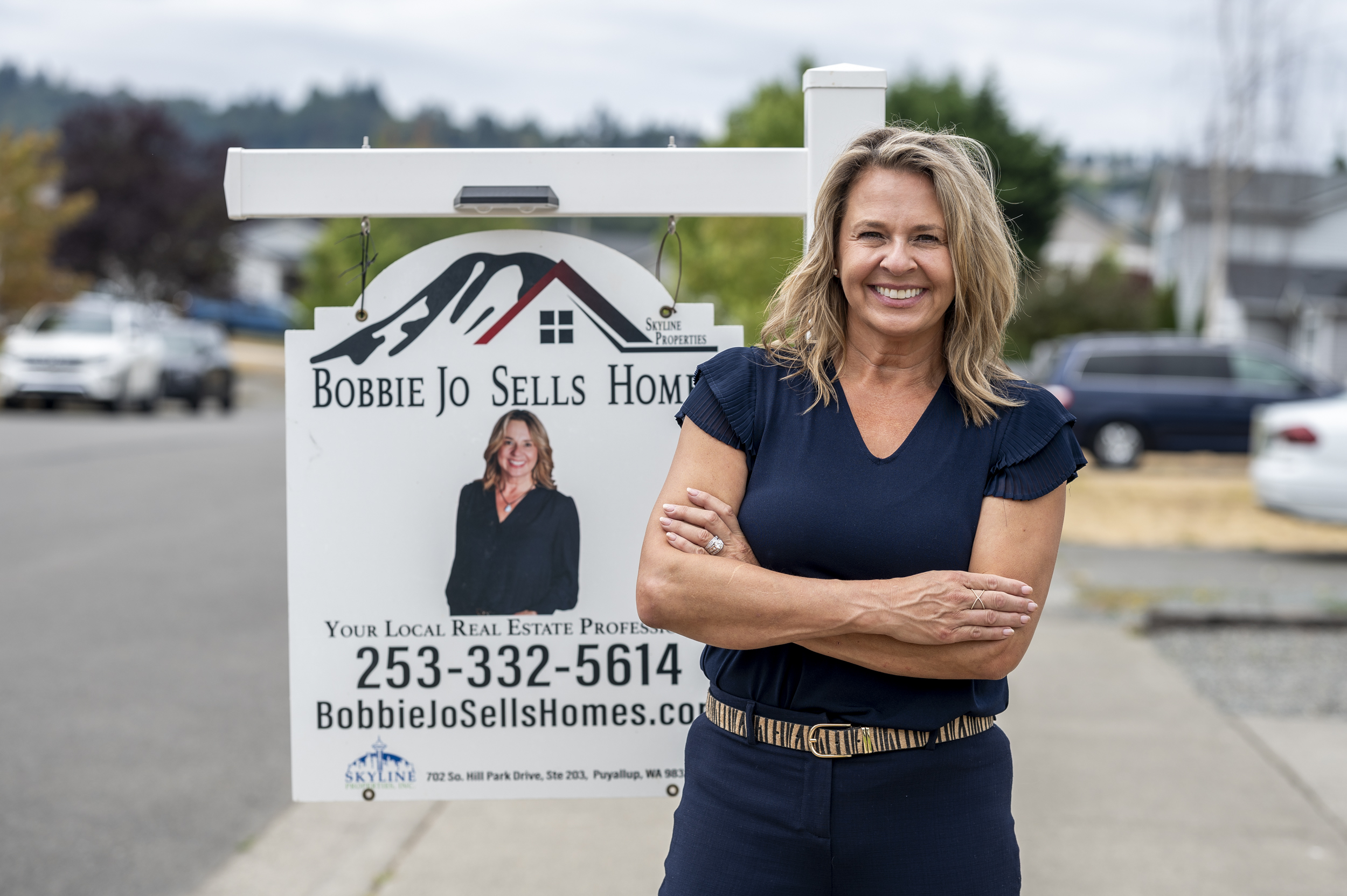 Local brokers collaborating in office environment