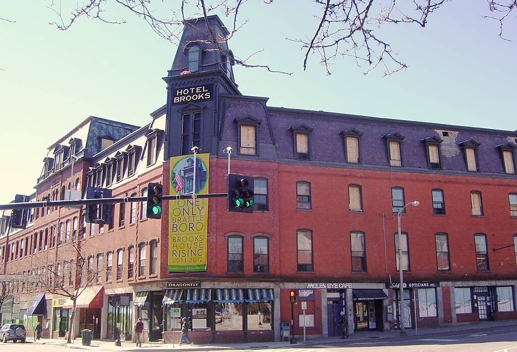 Brooks House long