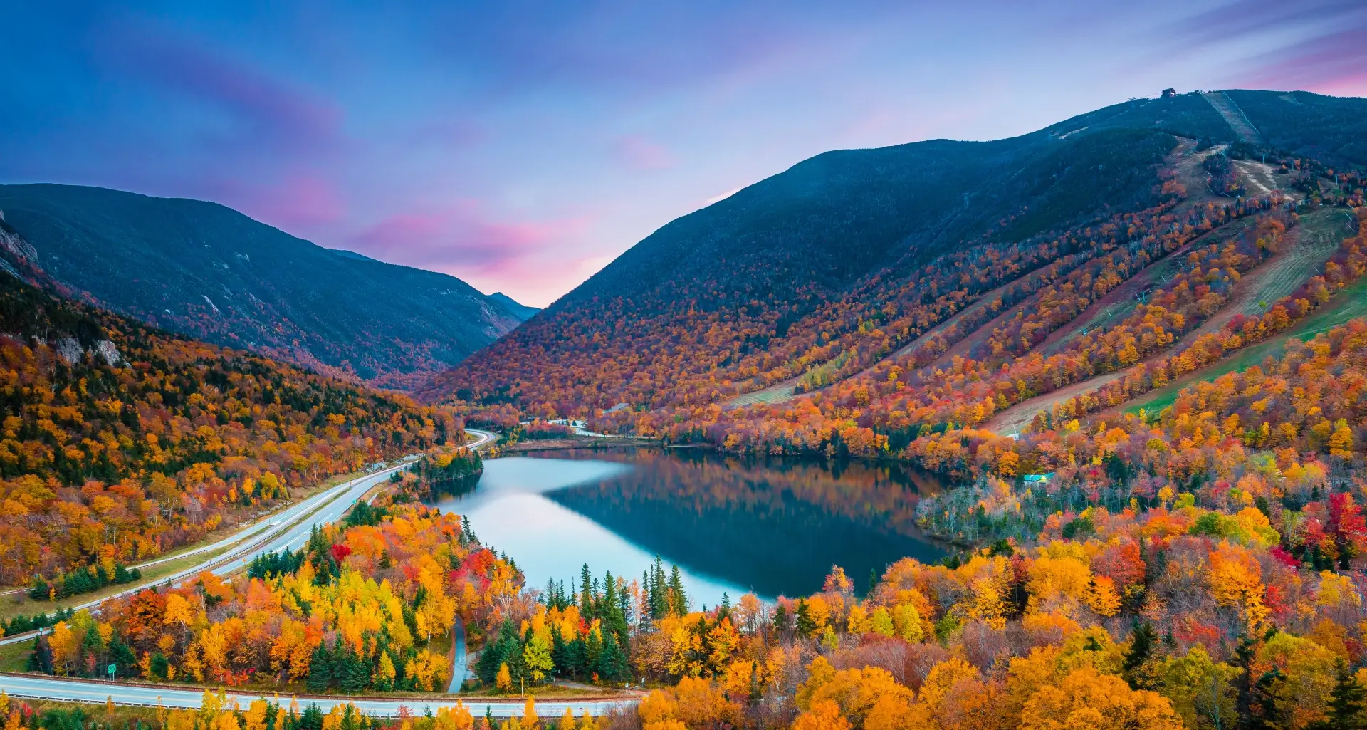 Beautiful fall colors in Franconia Notch State Park | White Mountain National Forest, New Hampshire, USA