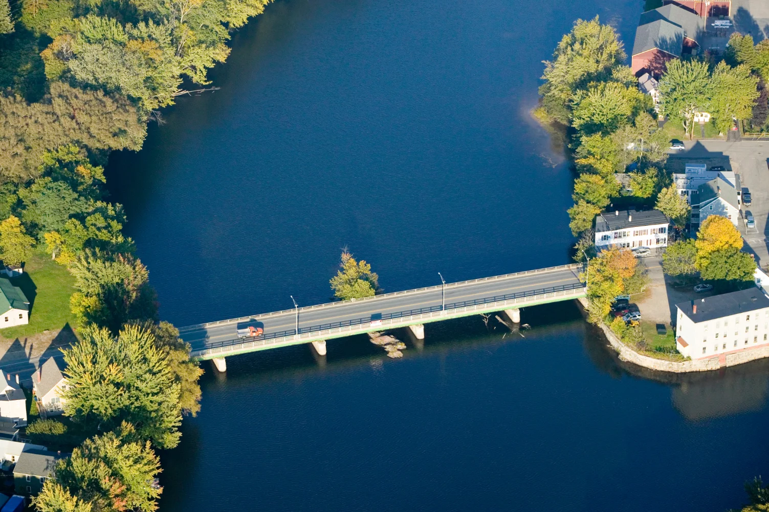 Riverside properties in Hiram