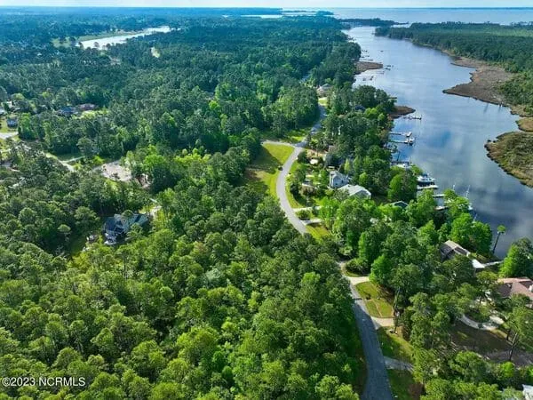 New Bern Land