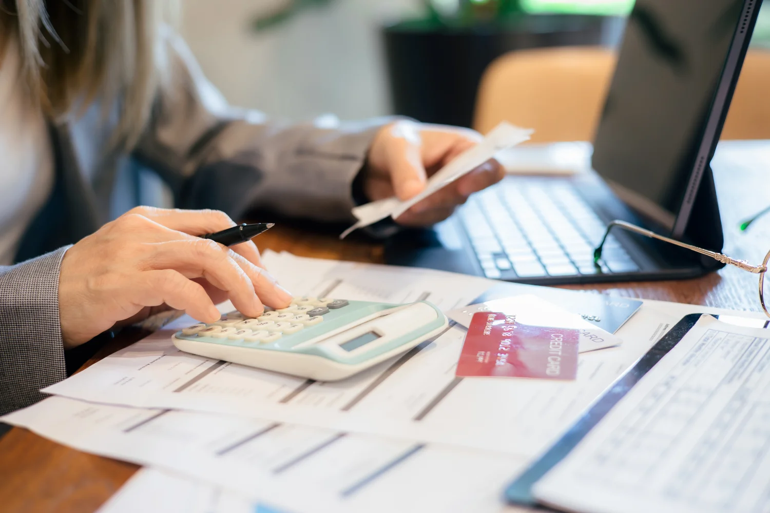 Checking credit score and finances before buying a home