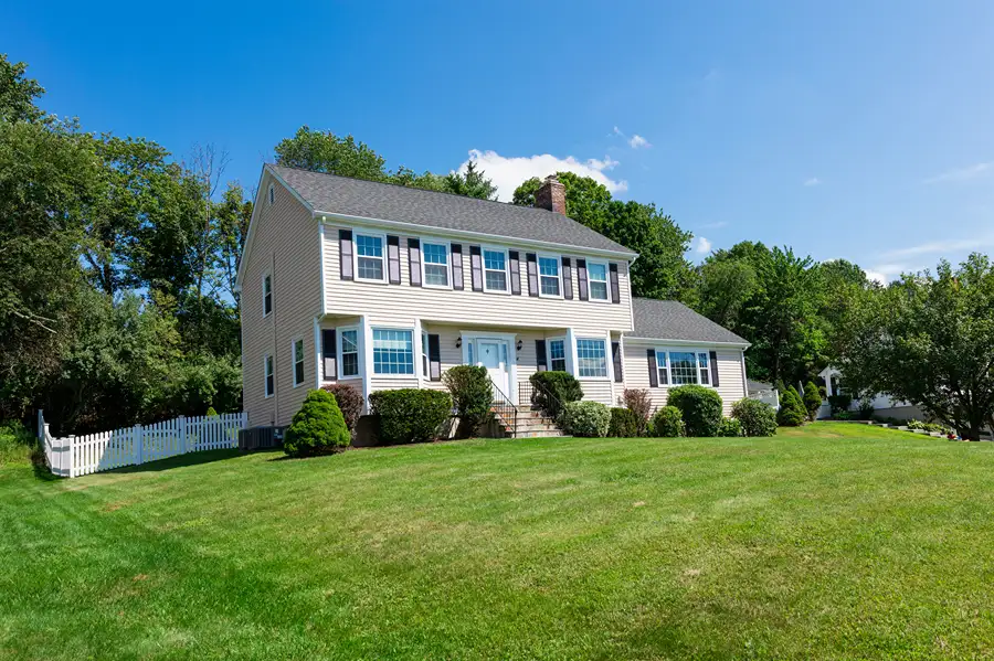 American traditional Colonial house