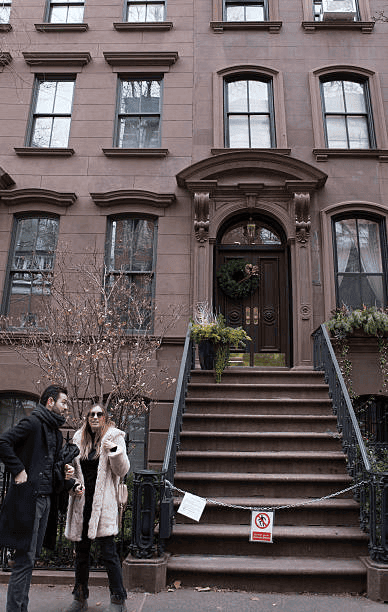 How to Visit Carrie Bradshaw's Apartment in NYC
