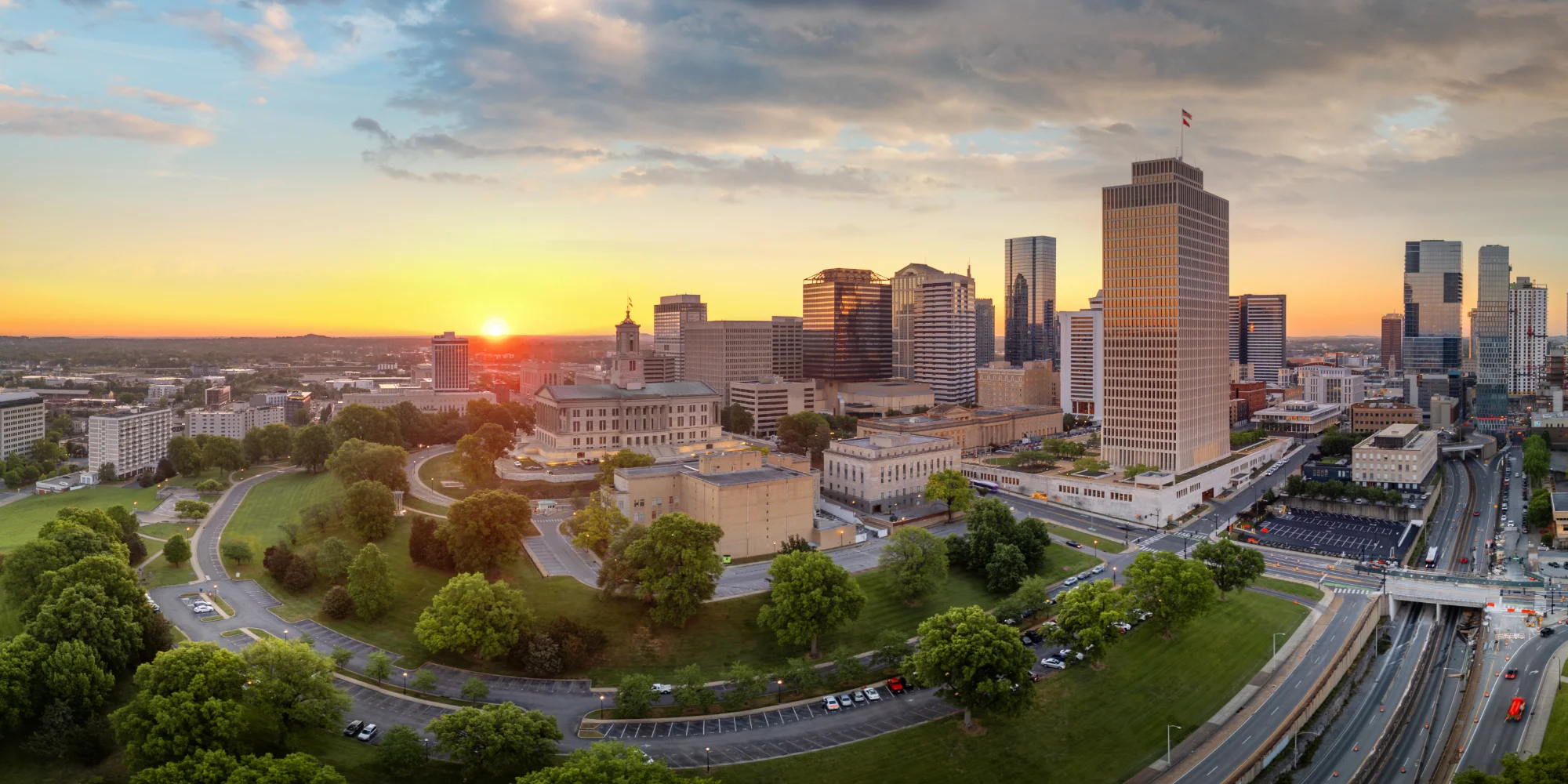 Downtown Nashville skyline at dusk