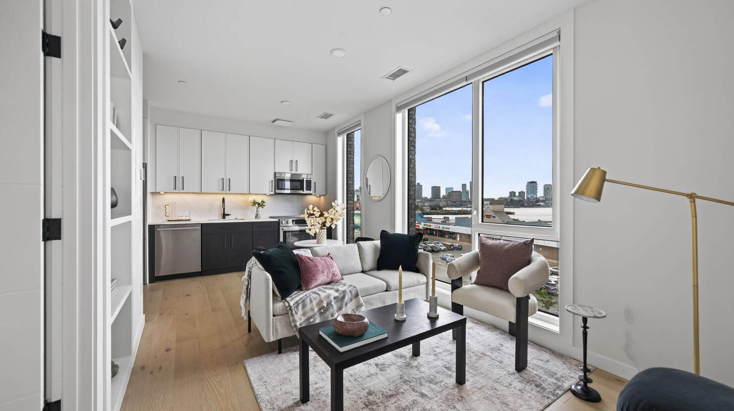 WK Residences - Residence 403 - City and Water Views