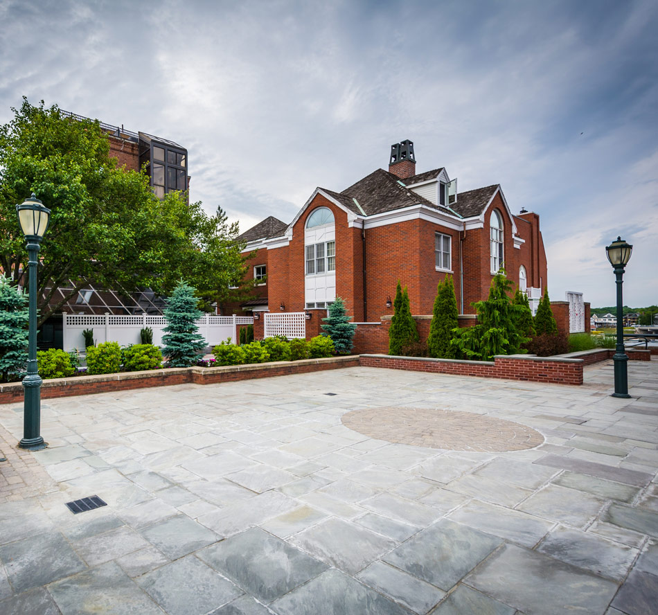 Ridge Field Corner Luxury Homes