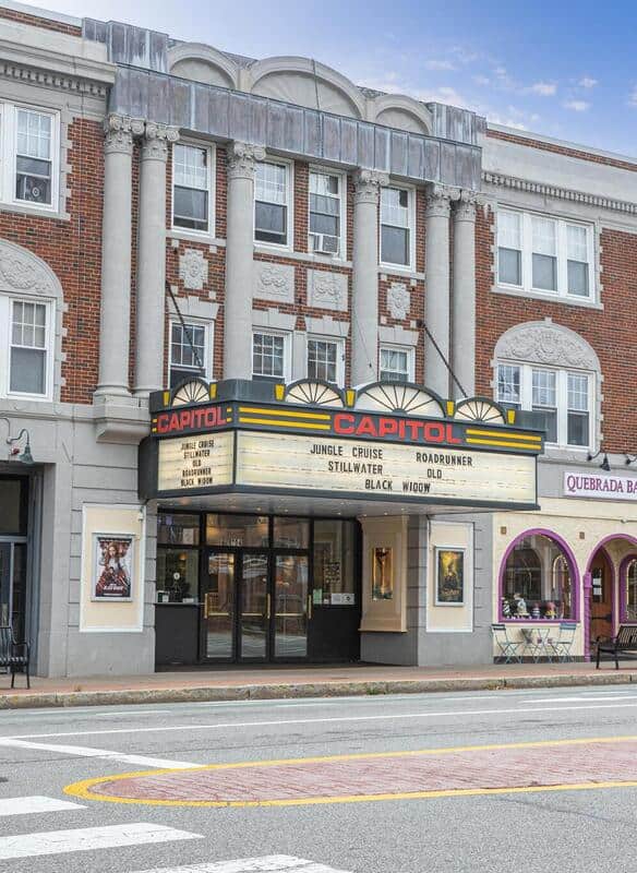 Restaurants and entertainment in Arlington