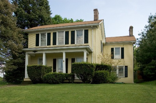 Colonial Home in Brooklyn CT