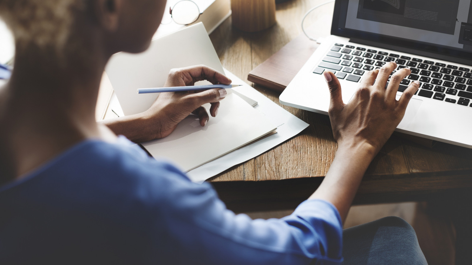 background photo, women with laptop