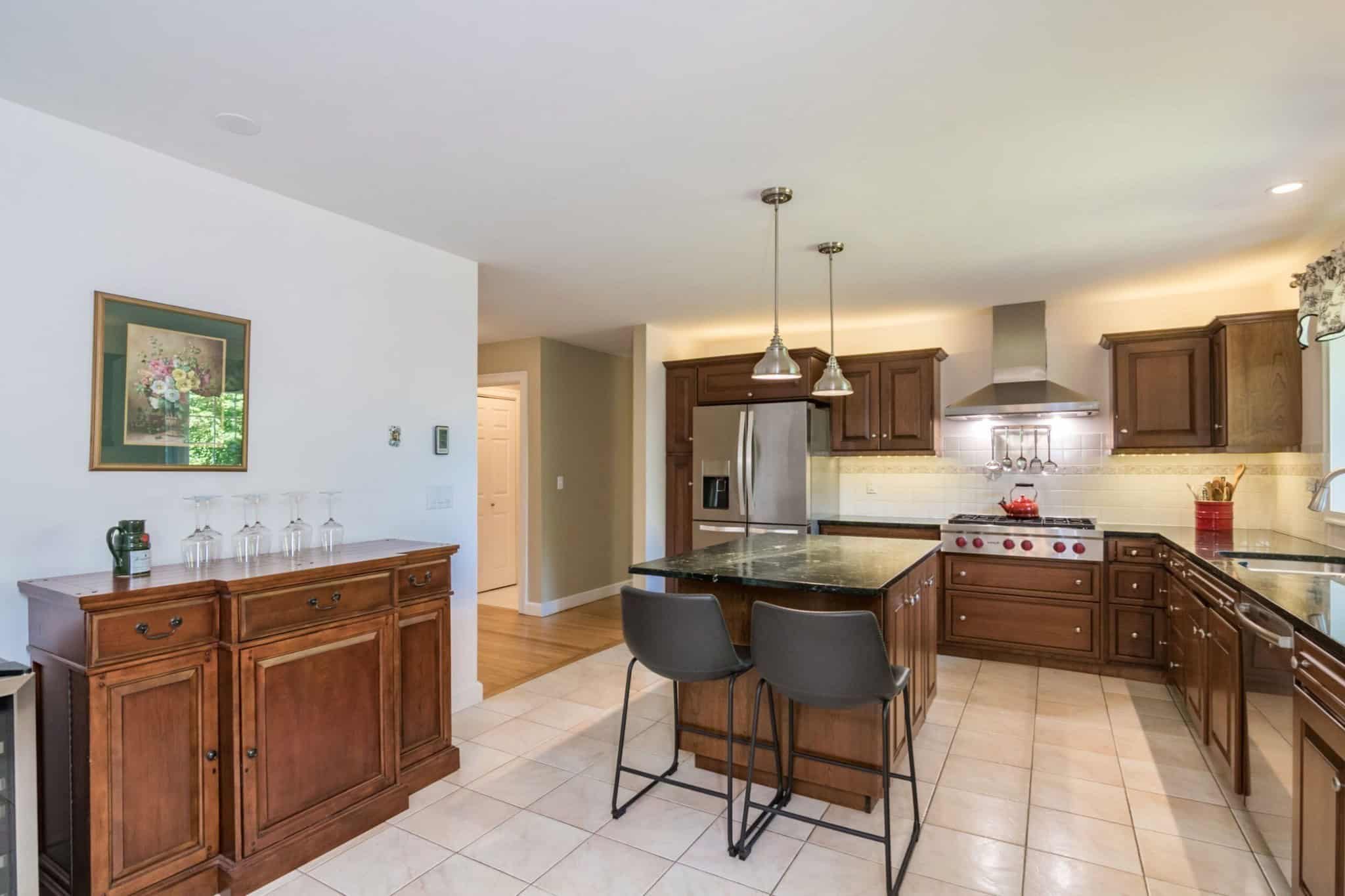 26 Briar Hill Rd Williamsburg Kitchen