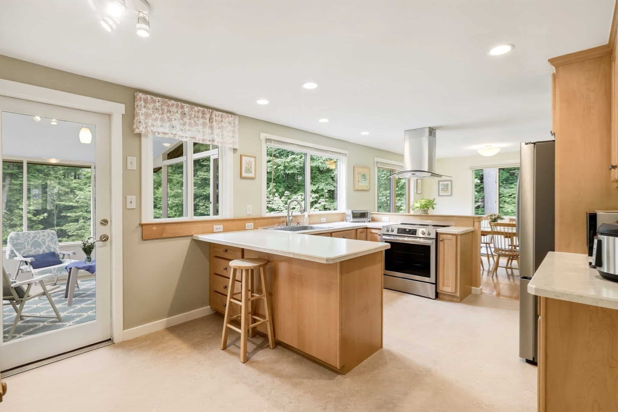 43 Aubinwood Rd, Amherst MA, 01002