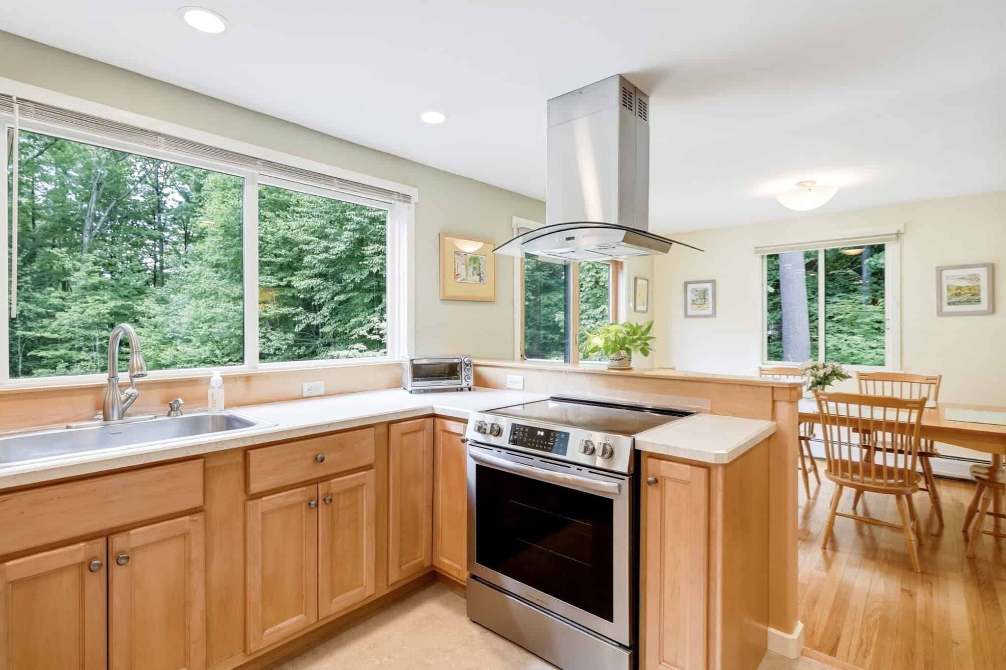 43 Aubinwood Rd, Amherst MA, 01002