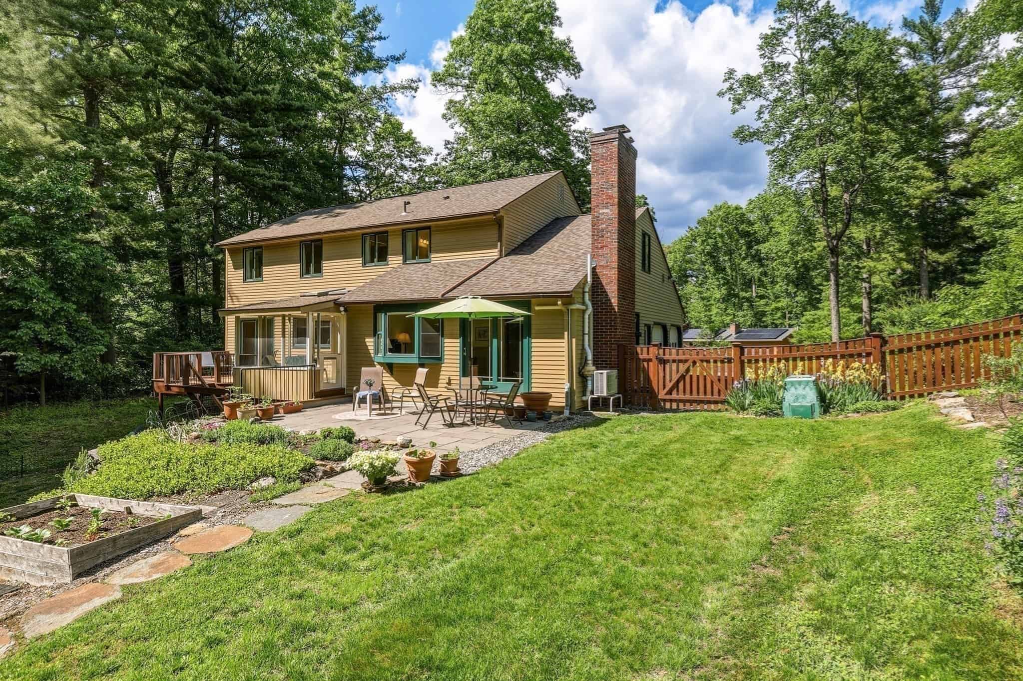 43 Aubinwood Rd, Amherst MA, 01002