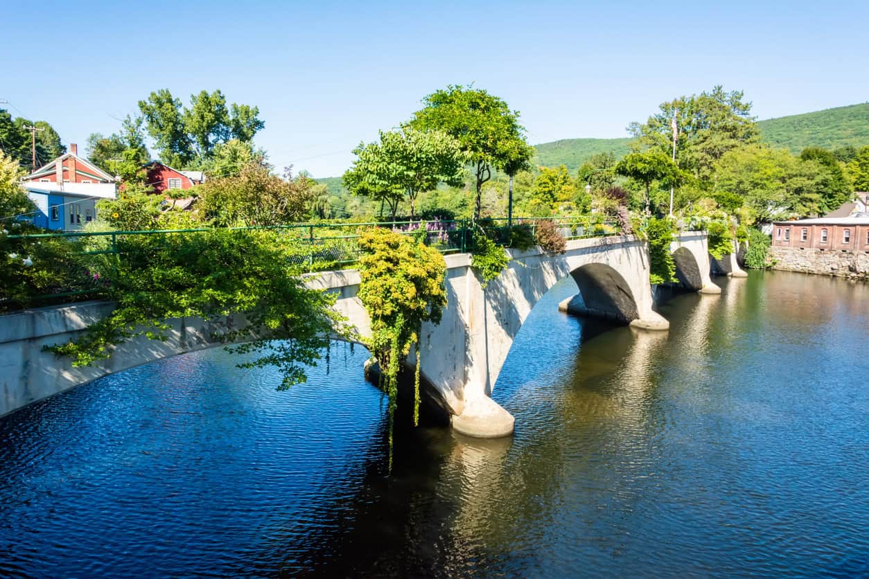 shelburne falls bridge of flowers