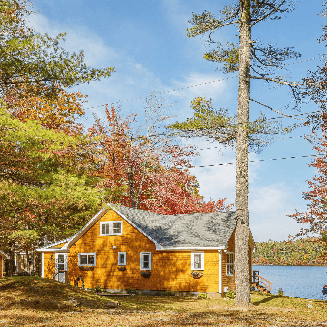 Maine Lake house in Lincolnville, Fall lake house in Maine 