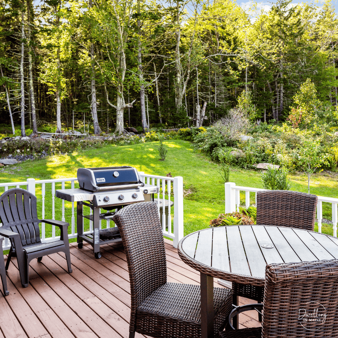Outdoor living space, outdoor kitchen, grilling in Maine 