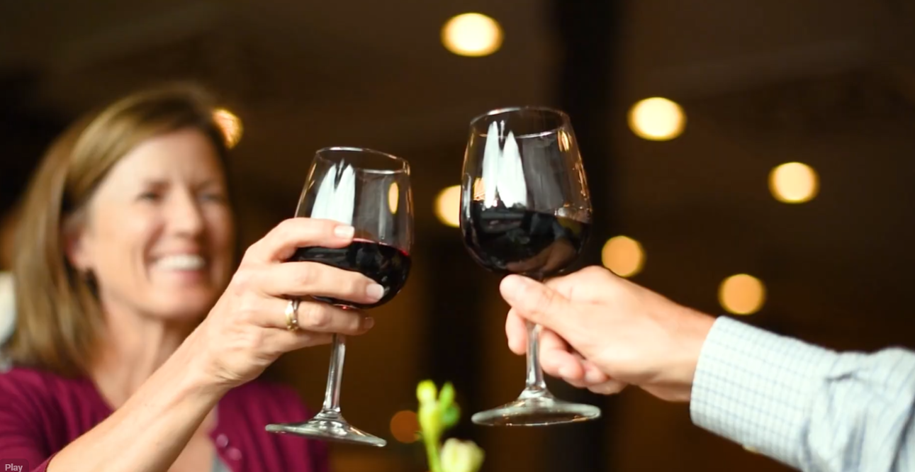 Couple dining at Que Sera