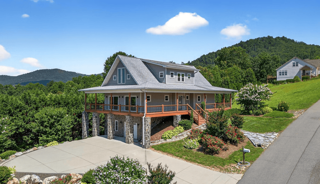 4 Stars Forever Drive Black Mountain NC home for sale