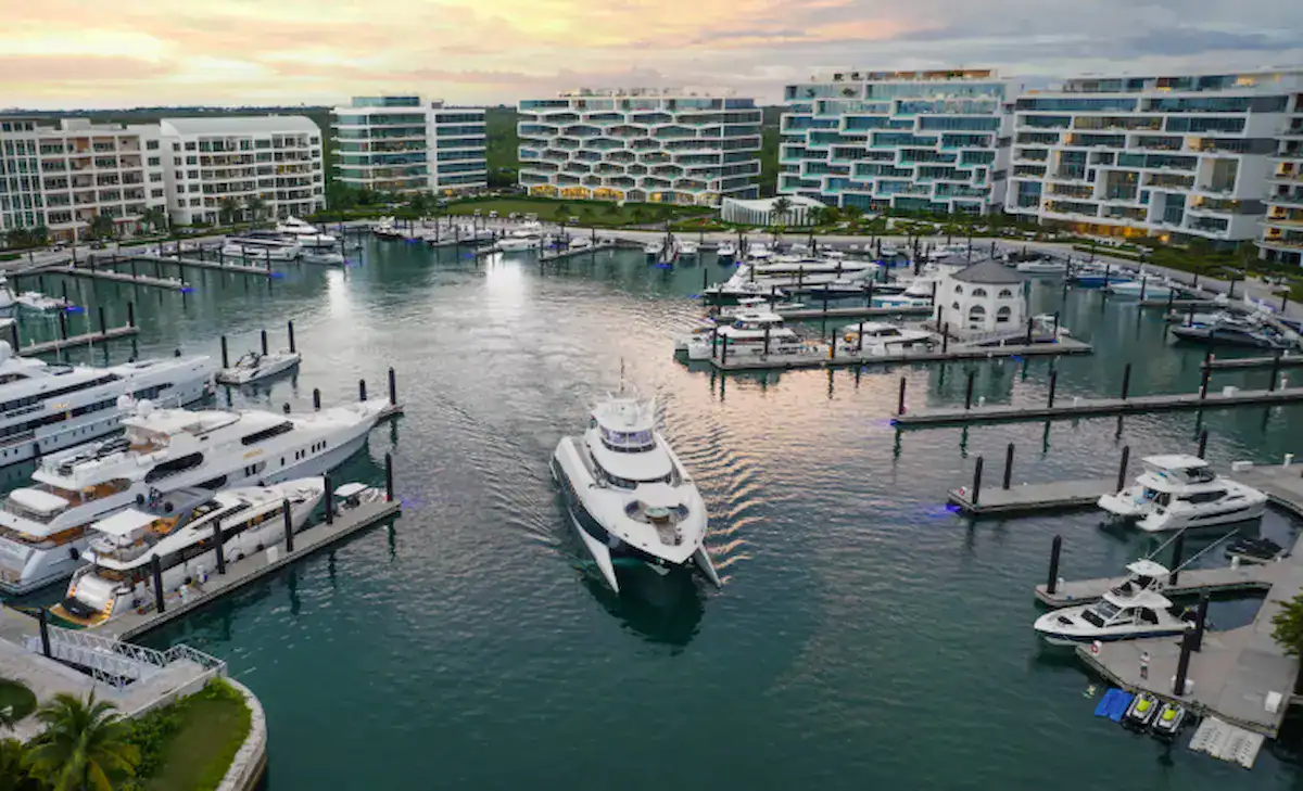 Marina hotel property in The Bahamas with dockage access