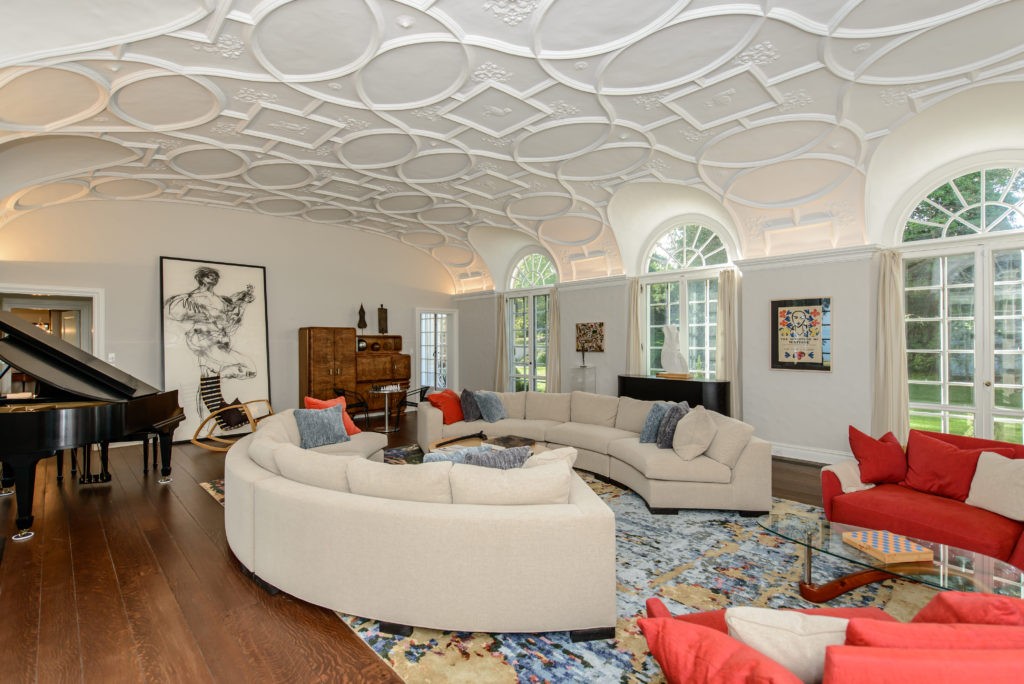 235 Middle Neck Rd Sands Point