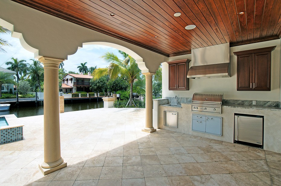 341 Royal Plaza Dr.