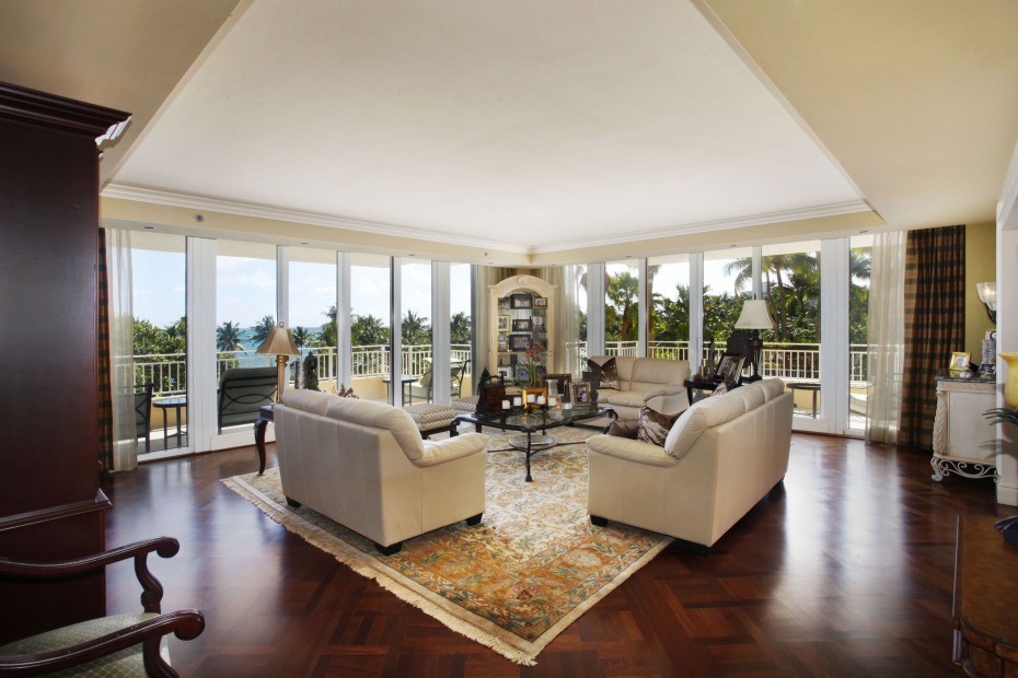 5103648_crandon_blvd_791_-_308_-_001_-_living_room-2350958-large