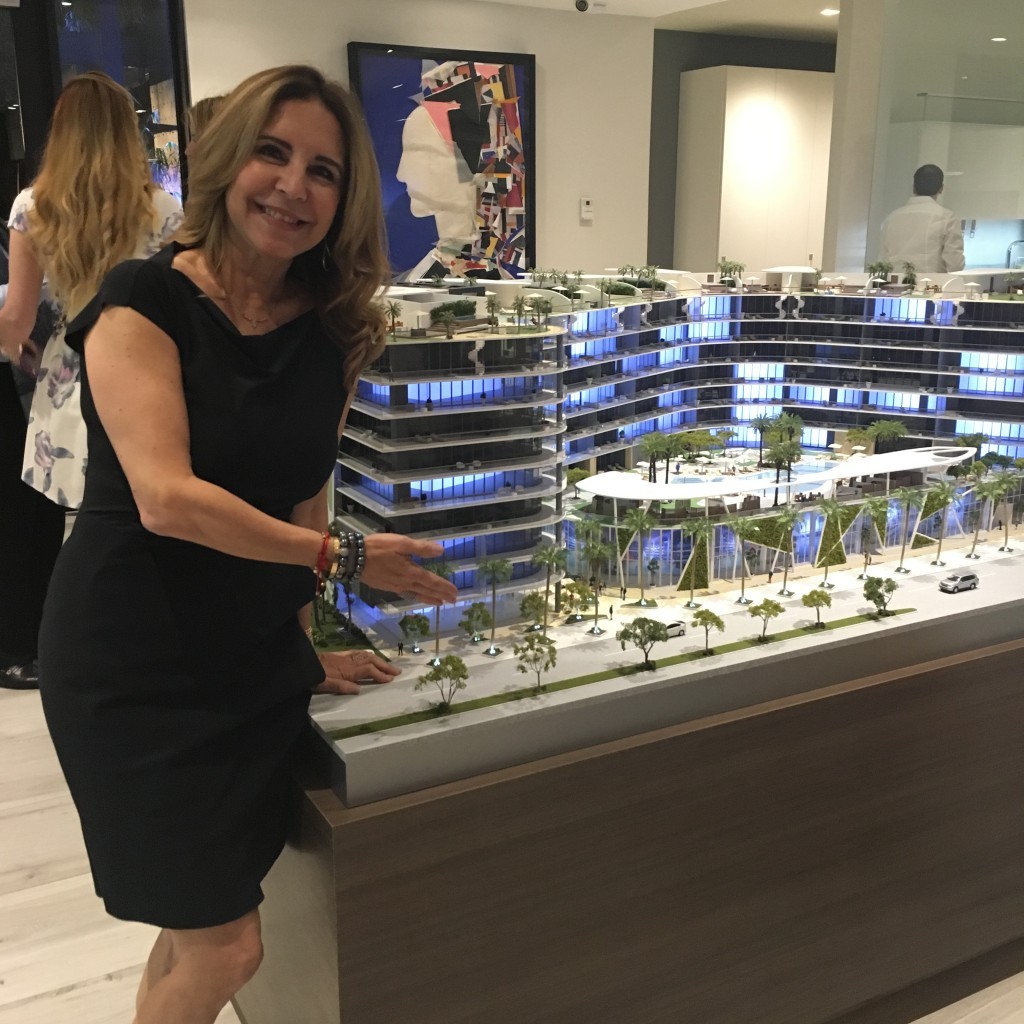 Broker Next to Boulevard 57's Scale Model Broker Next to Boulevard 57's Scale Model