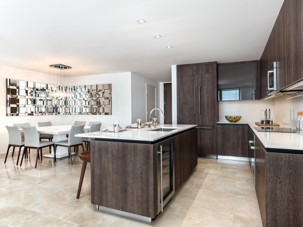 Reach Kitchen