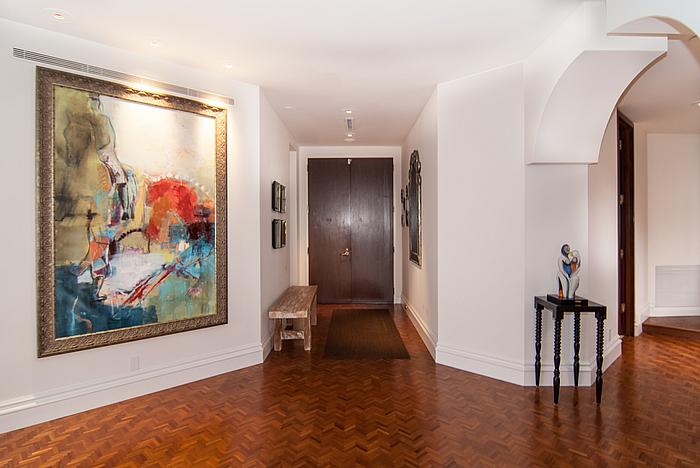 19500 Turnberry Way Tower Suite AB Lobby