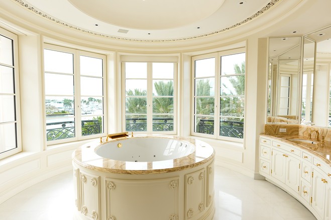 Le Palais Royal's Master Bathroom Le Palais Royal's Master Bathroom