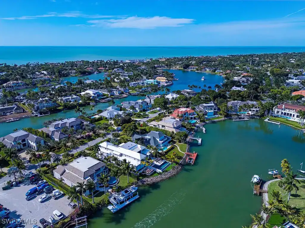 luxury homes for sale in Port Royal Naples